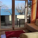 Onebeach Appartement *